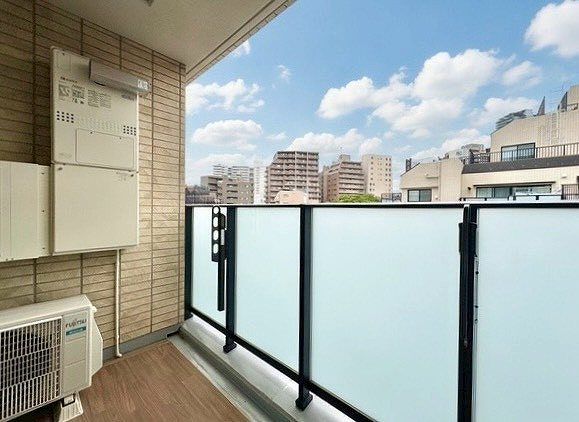 ブランズ文京小石川レジデンス_南東向きのバルコニーの写真