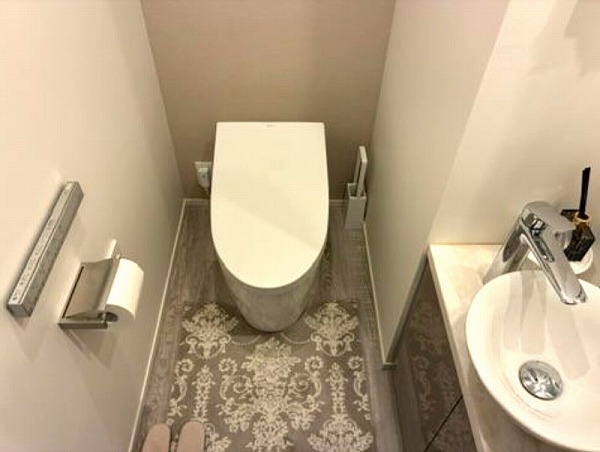 パークコート青山一丁目_タンクレスのトイレの写真