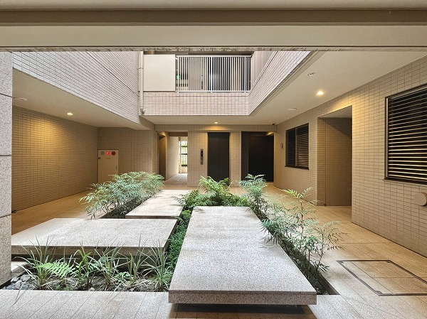 ディアナコート尾山台翠景　エレベーターホール