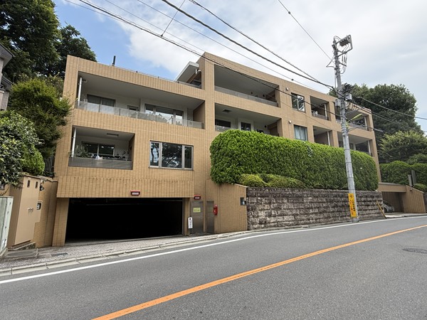グランディオーゼ岡本　外観