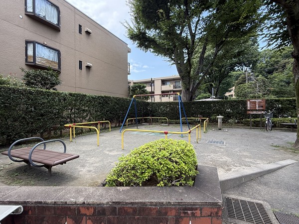 世田谷区立岡本下山公園