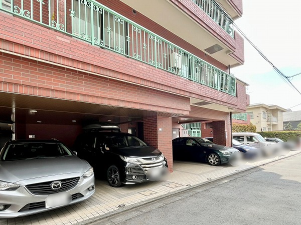 ライオンズガーデン世田谷 駐車場