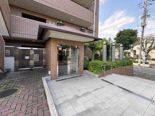 クレッセント尾山台 アプローチ