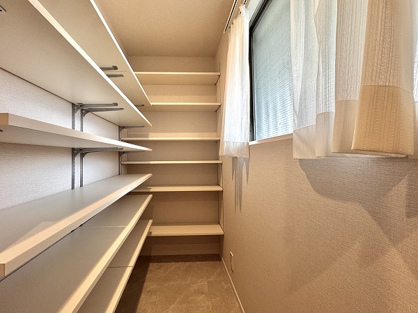 目黒台マンション_シューズインクローゼットの写真