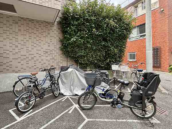 ガーデンホーム早稲田　駐輪場