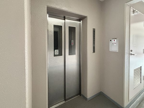 ガーデンホーム早稲田　エレベーター