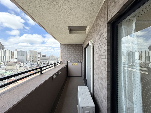 ライオンズマンション西早稲田シティ_広いバルコニーの写真