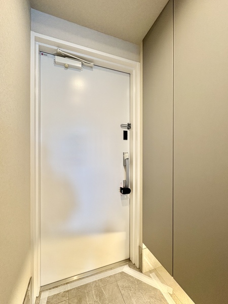 ライオンズ四谷タワーゲート_広い玄関の写真
