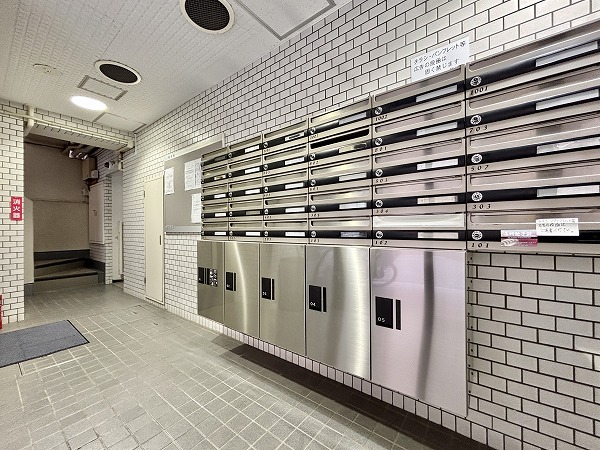 中銀本郷マンシオン エントランス