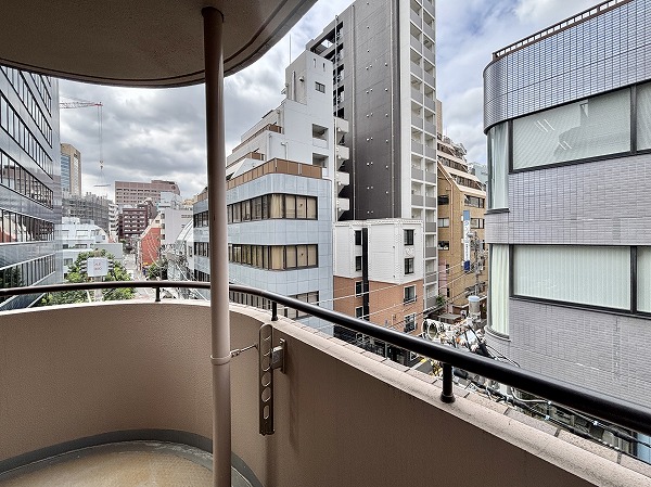 アビテ本郷_広々としたバルコニーの写真