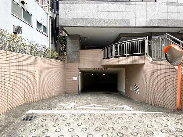 アルス笹塚 駐車場