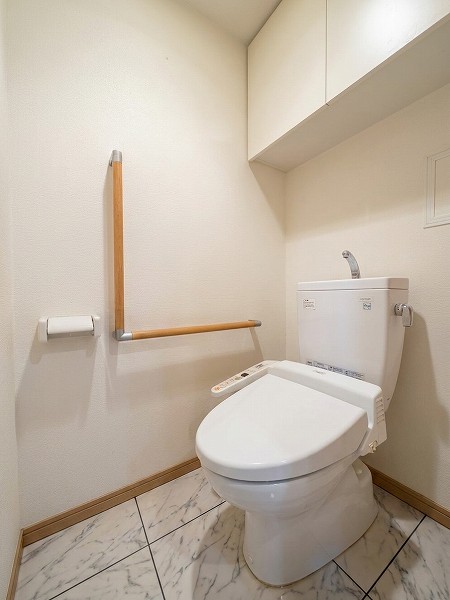 クリオ多摩川ラ・モード_シンプルなトイレの写真
