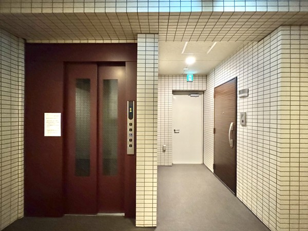 日神パレステージ初台オペラ通り 内廊下