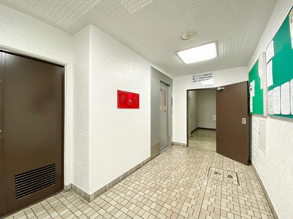 ライオンズマンション池田山 内廊下