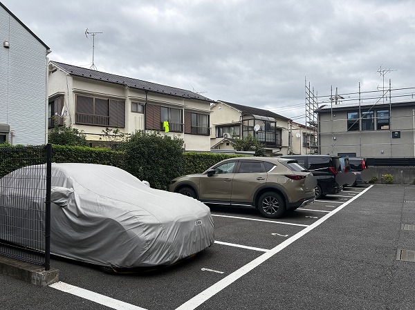 杉並和泉ハイム 駐車場