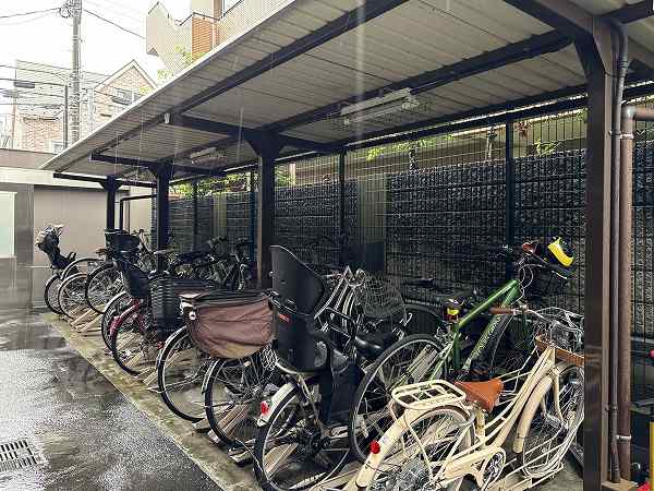 ウエリス代沢　駐輪場