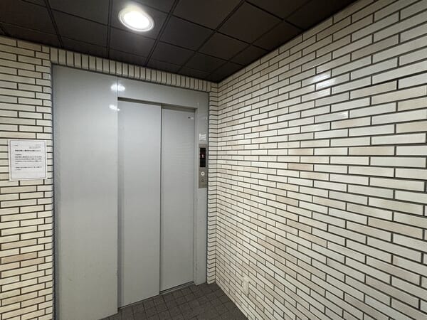 ライオンズマンション東麻布 エレベーターホール