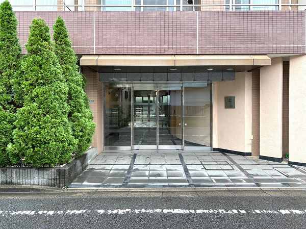 コンフィール千歳烏山　アプローチ