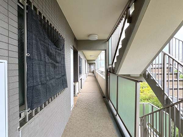 コンフィール千歳烏山　外廊下