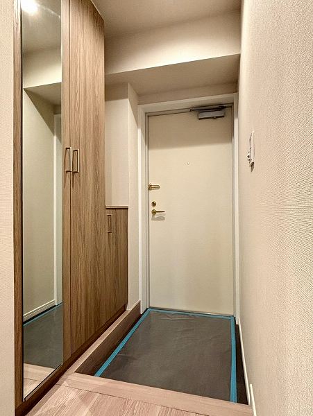 コスモ参宮橋パークビュー_清潔感のある玄関の写真