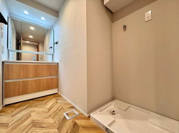 ライオンズシティ浅草_広々としたパウダールームの写真