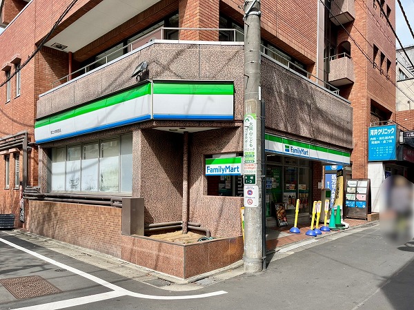 ファミリーマート 都立大学駅西店