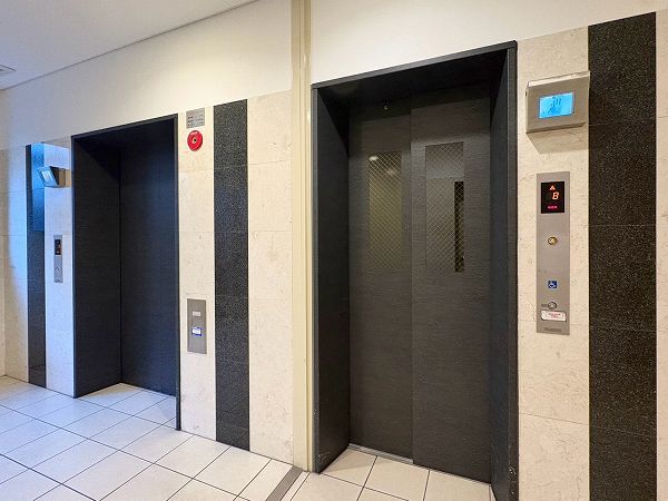 レーベンリヴァーレイオザ東京 エレベーターホール