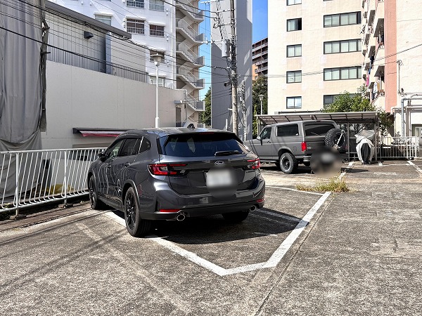 目黒ロイヤルハイツ 駐車場