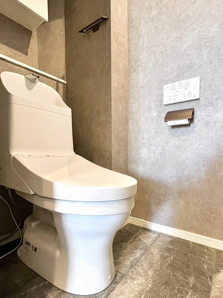 D'グランセ白金_グレー基調のトイレの写真