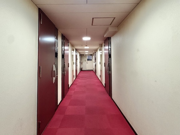 ライオンズマンション六本木 内廊下