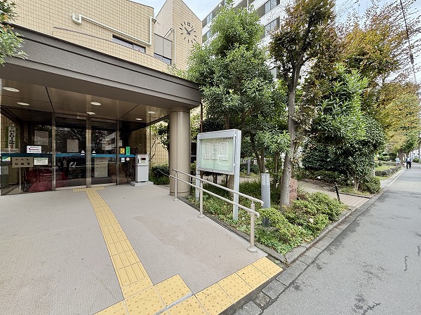 板橋区立東板橋図書館
