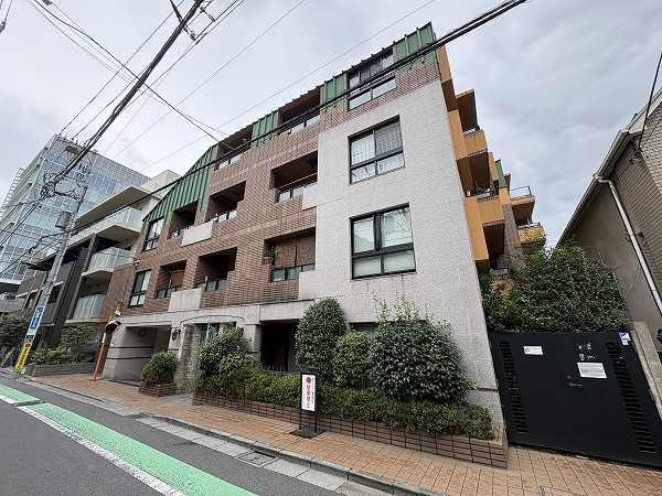 スターロワイヤル四谷大京町 外観