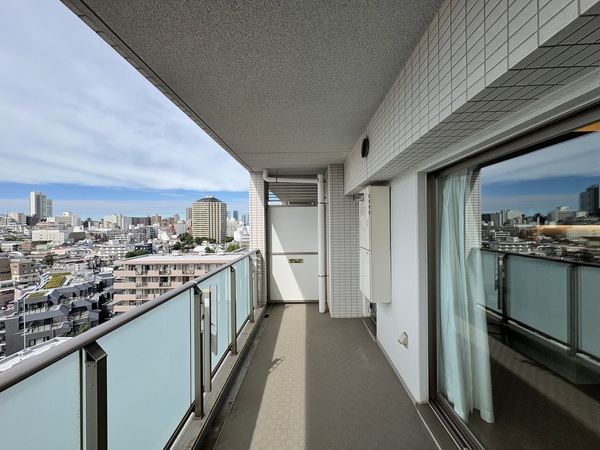小石川アインス_広いバルコニーの写真