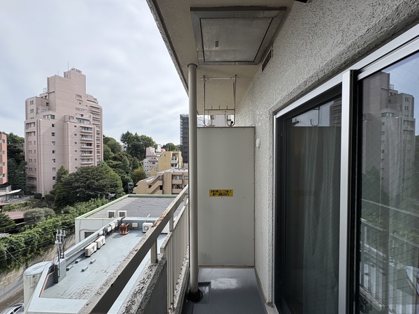 トーカングランドマンション音羽_広いバルコニーの写真