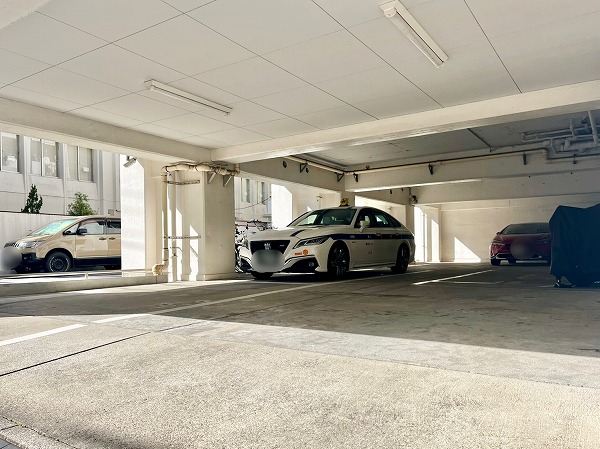 パラスト自由が丘 駐車場