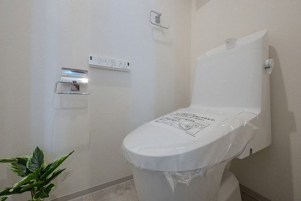 ライオンズマンション高田馬場サウスレジデンス_シンプルなトイレの写真