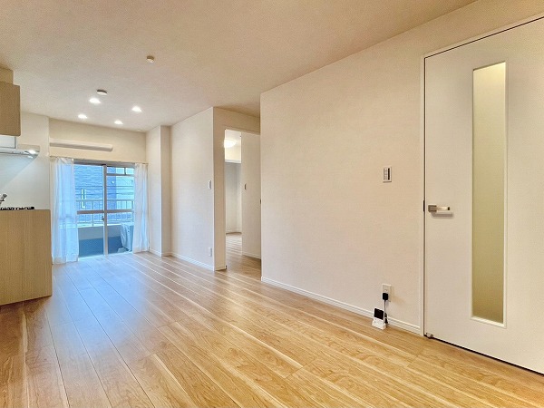 中銀世田谷マンシオン2号館_落ち着いたリビングダイニングキッチンの写真